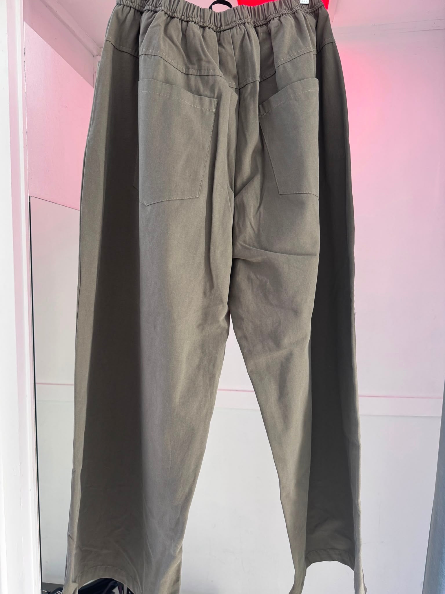 Pantalone con Bottoncini