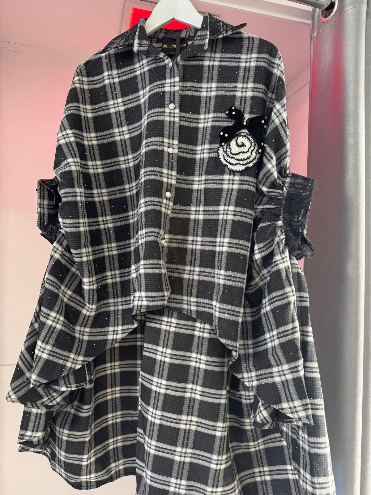 WHITE AND BLACK CHECKED SHIRT WITH DRAPING