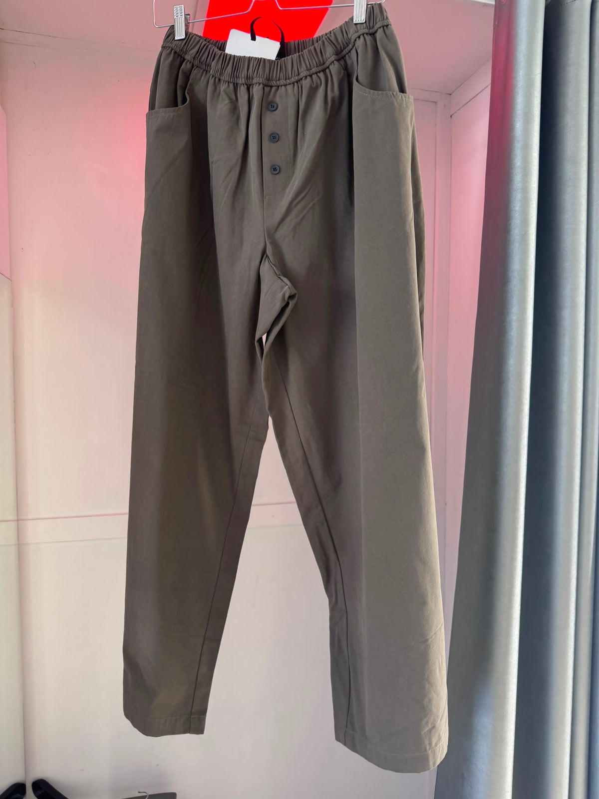 Pantalone con Bottoncini