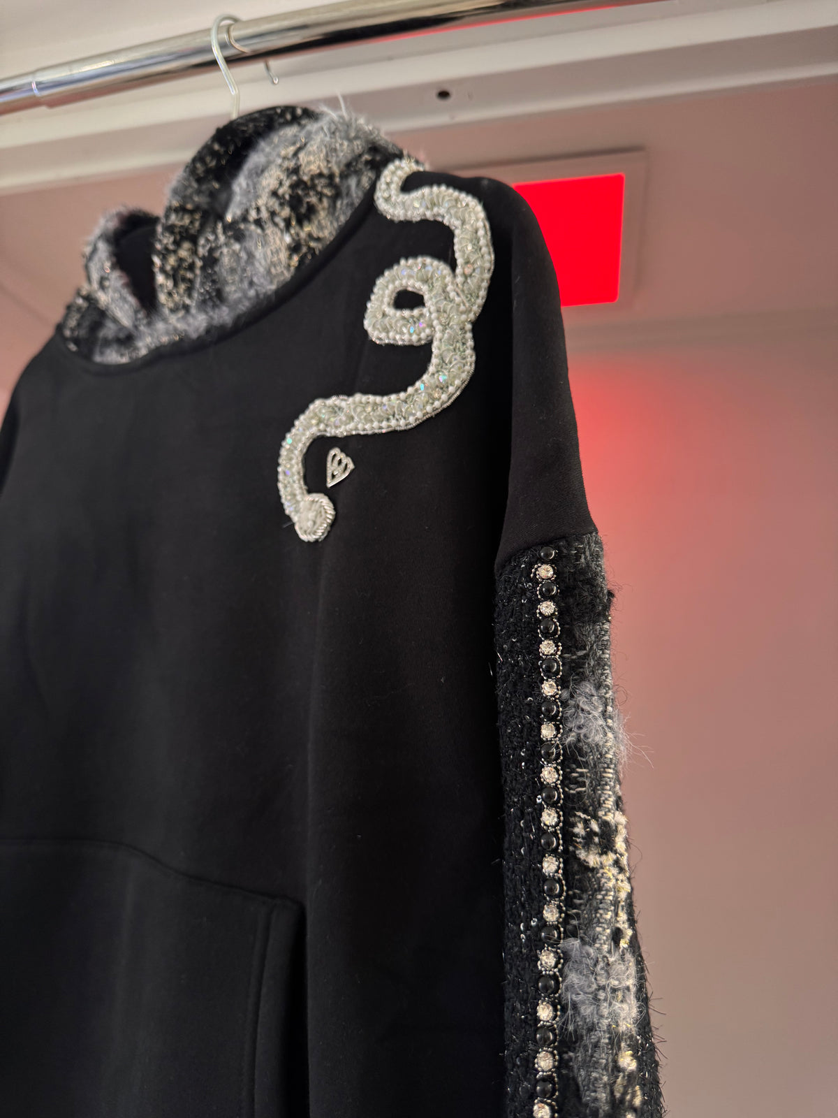 HODIE BLACK CHANEL