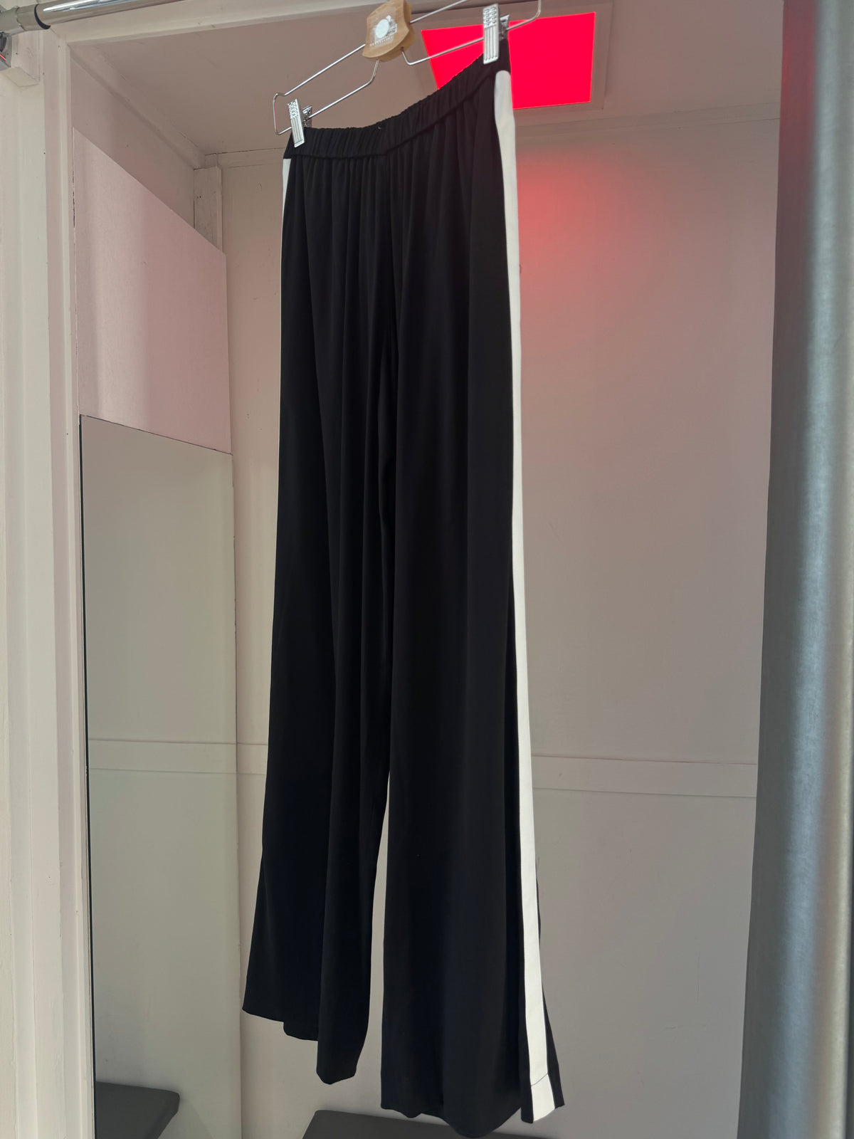 PANTALONI AKEP CON BANDA LATERALE A CONTRASTO