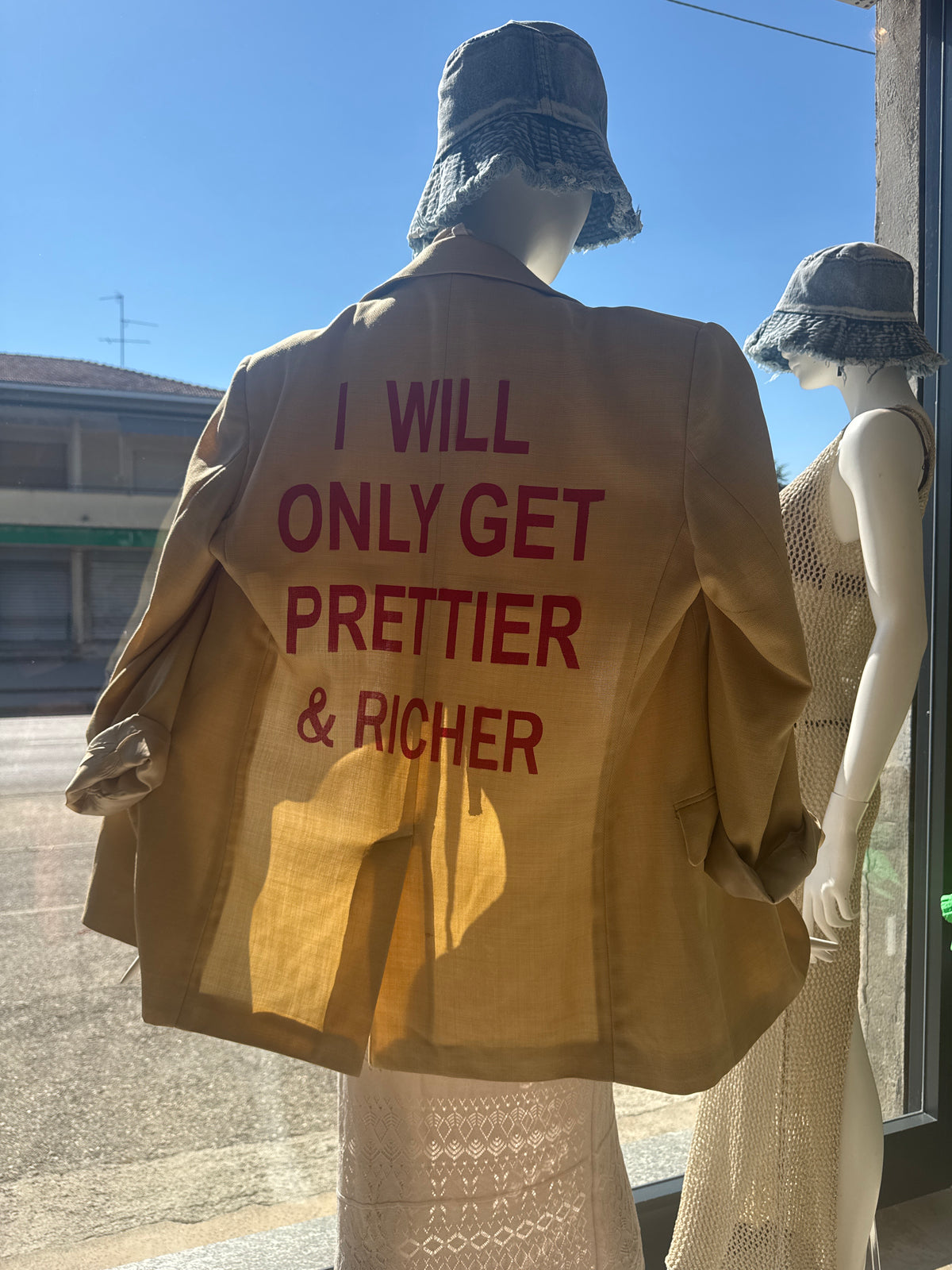 “PRETTIER & RICHER” Blazer