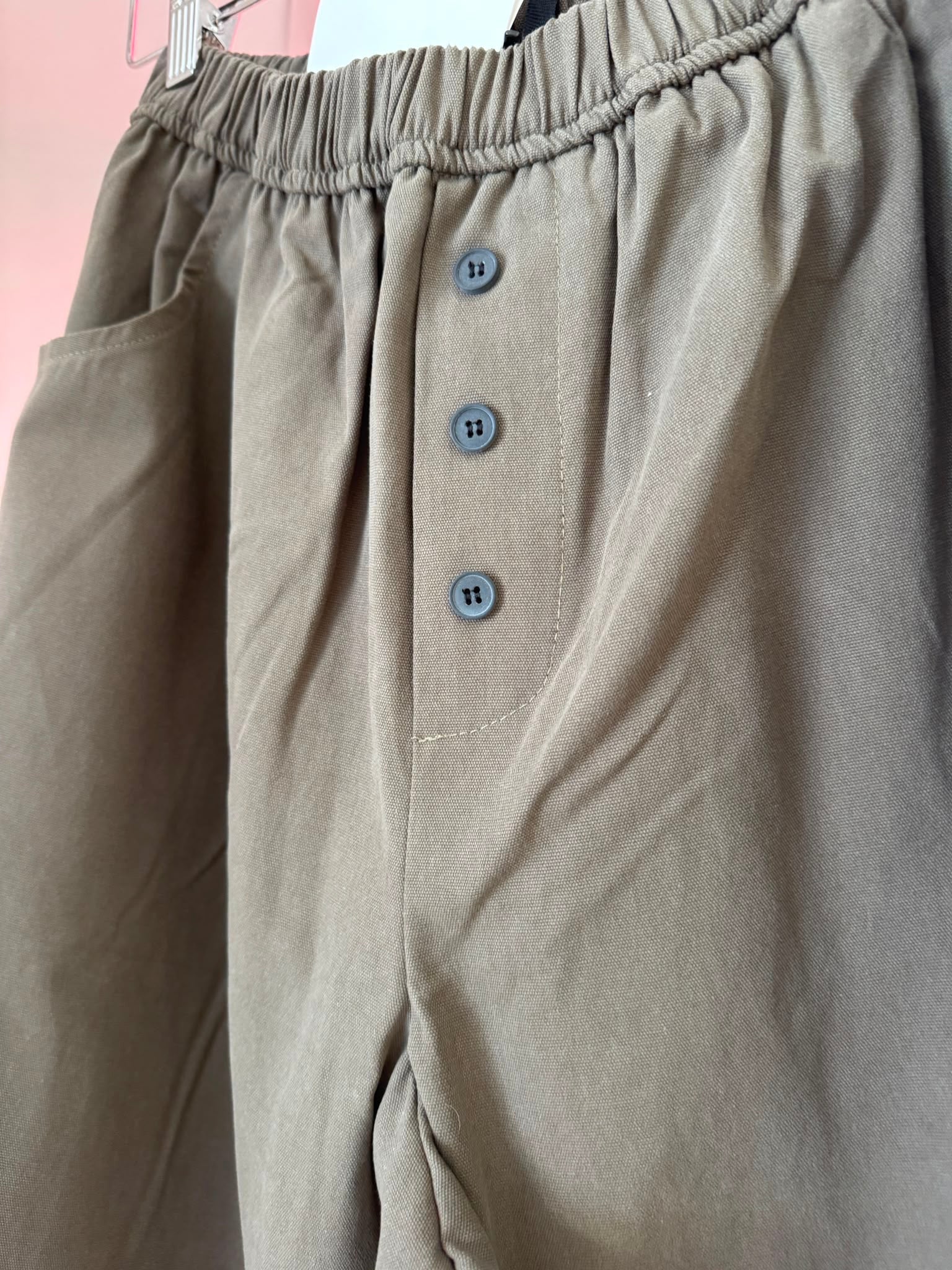 Pantalone con Bottoncini