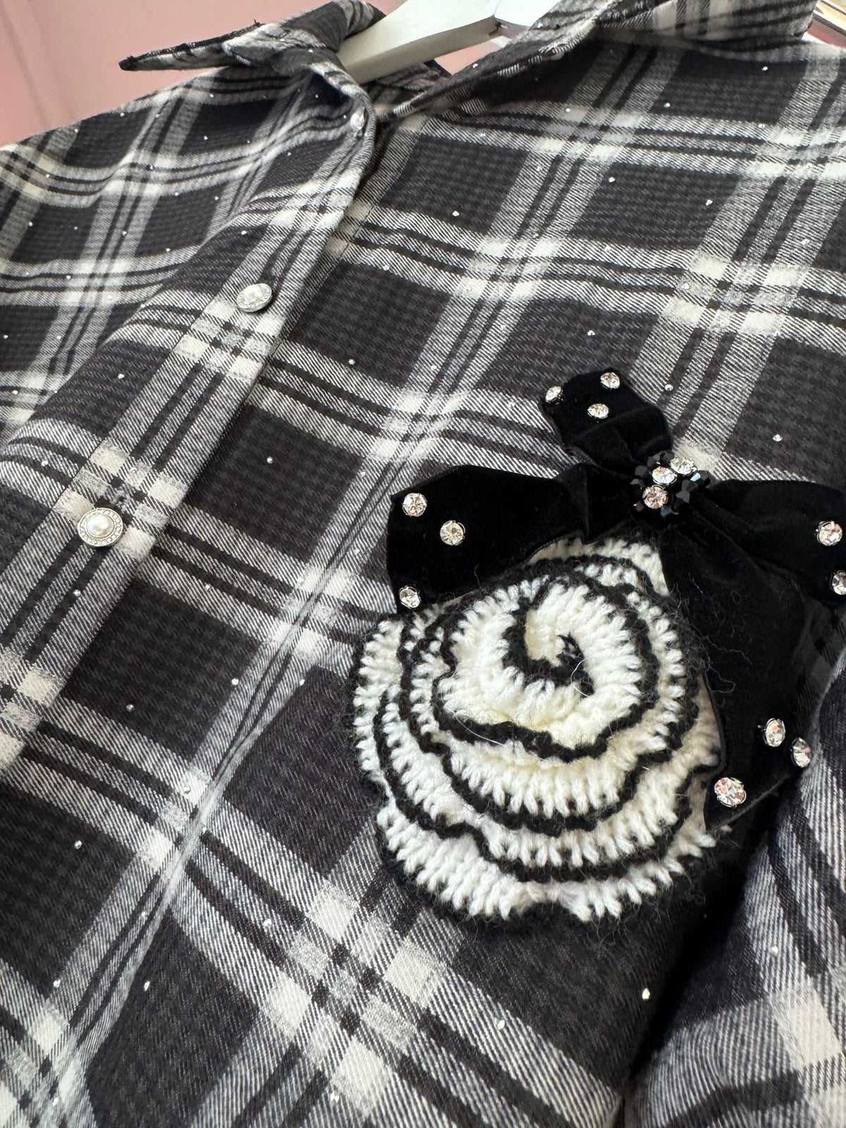 WHITE AND BLACK CHECKED SHIRT WITH DRAPING